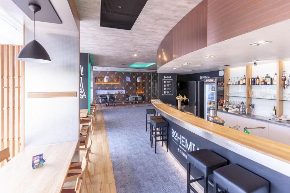 טריניץ Steelhouse Hotel מראה חיצוני תמונה