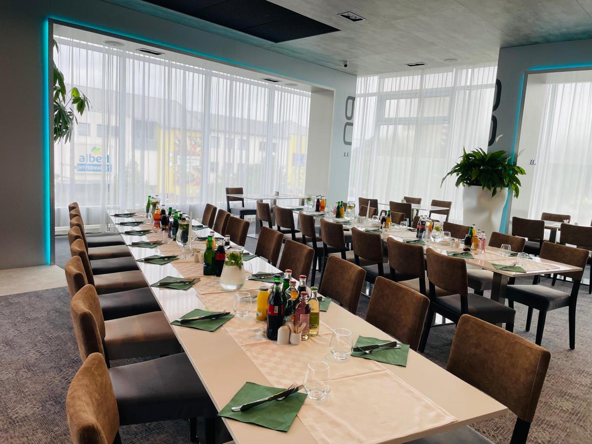 טריניץ Steelhouse Hotel מראה חיצוני תמונה