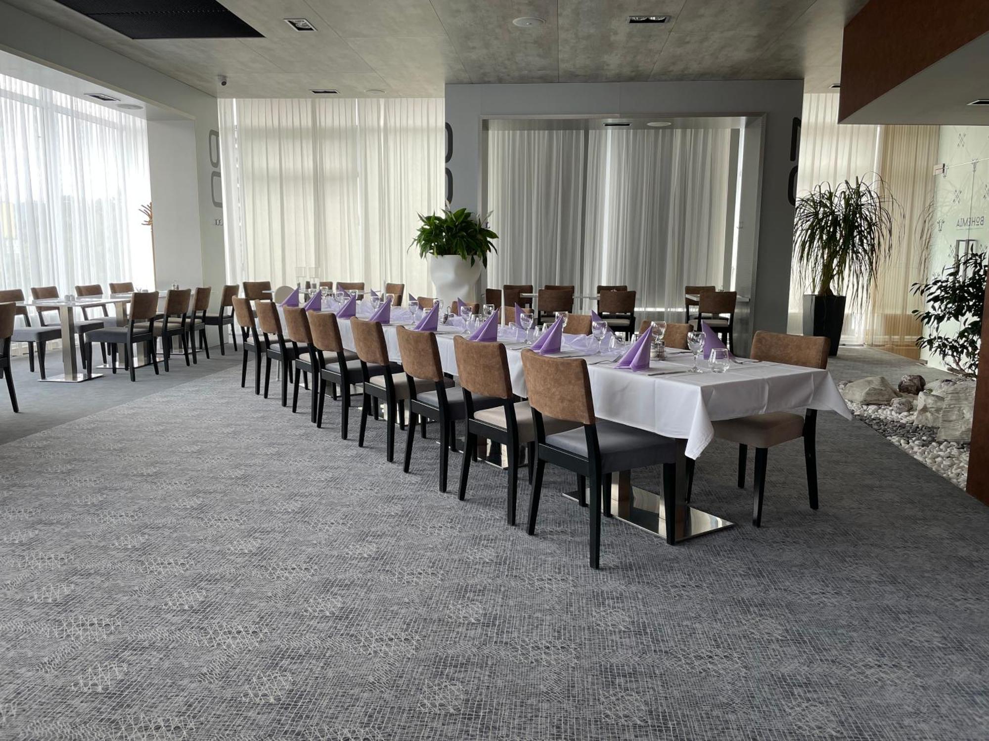 טריניץ Steelhouse Hotel מראה חיצוני תמונה