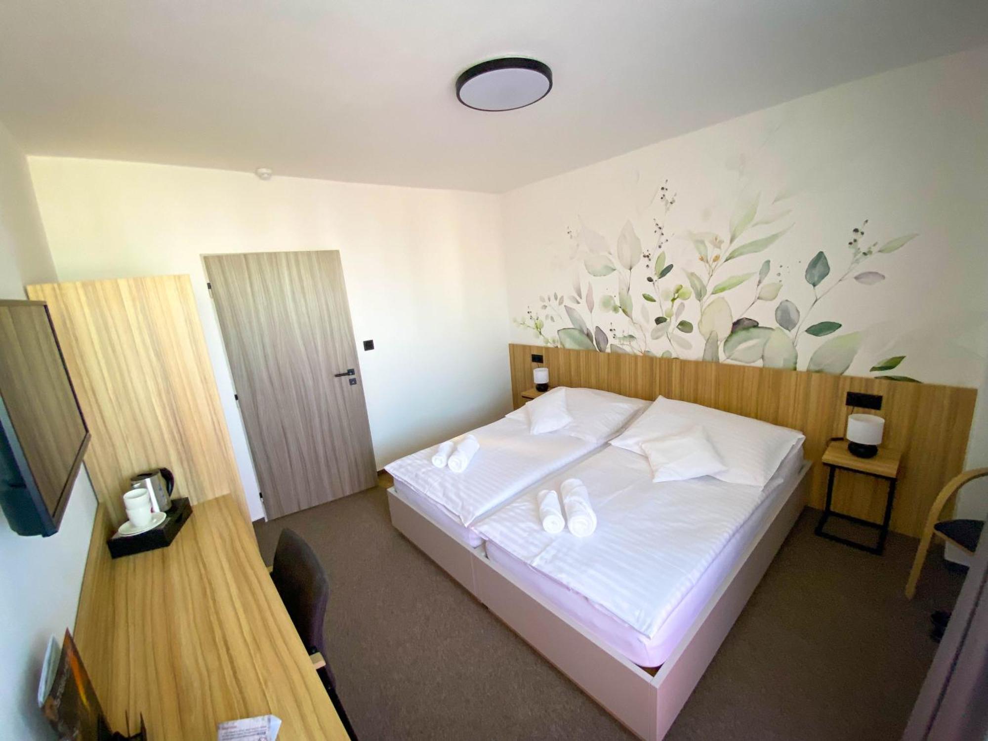 טריניץ Steelhouse Hotel מראה חיצוני תמונה