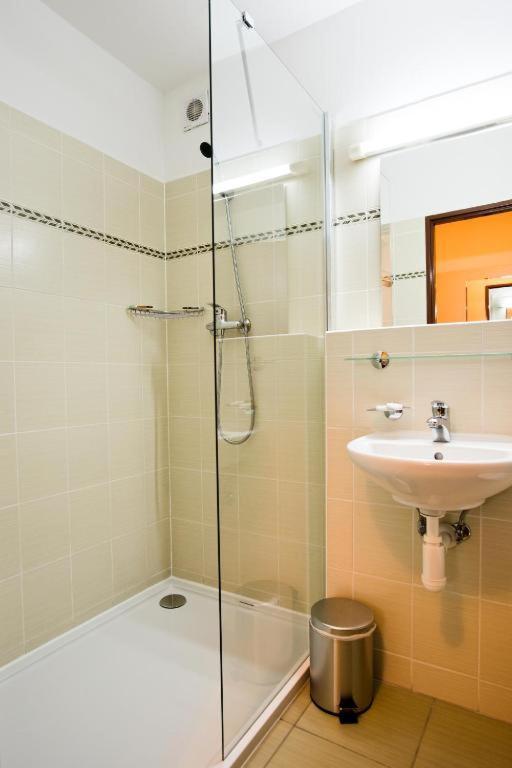 טריניץ Steelhouse Hotel מראה חיצוני תמונה