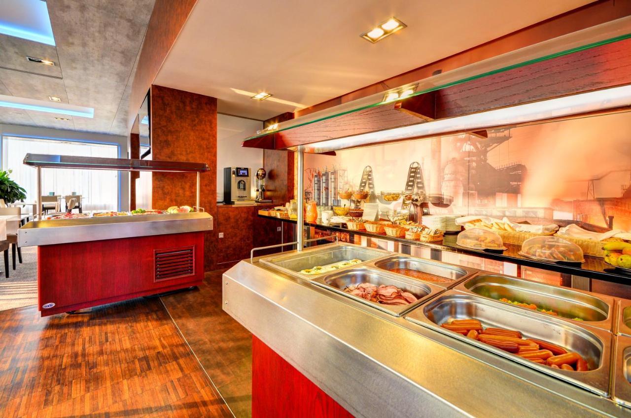 טריניץ Steelhouse Hotel מראה חיצוני תמונה